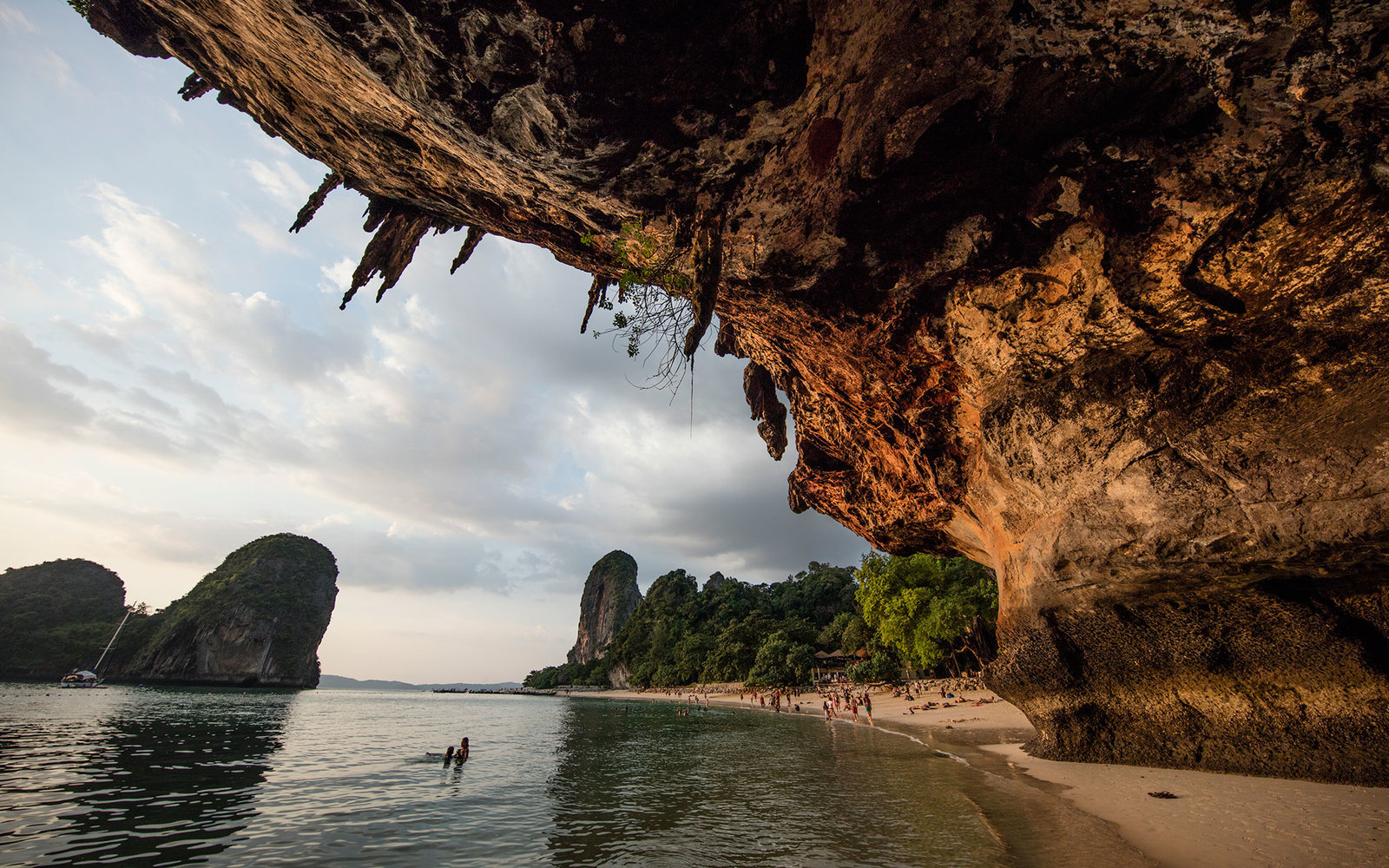 Best option to travel Thailand